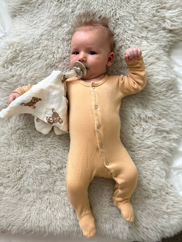Pacifier Blanket Holder Bamboo Muslin (Teddy Bear)